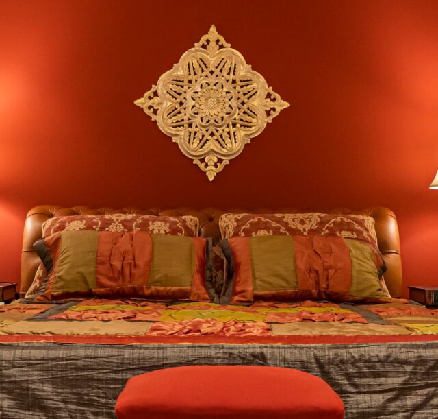 King size bed detail